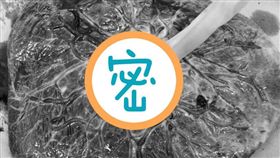 婦產科醫師蘇怡寧在臉書PO出胎盤照，引起網友熱議。（圖／翻攝自蘇怡寧醫師愛碎念）