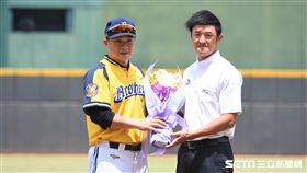  合庫總教練許順益、林加祐和恰恰彭政閔。（圖／記者王怡翔攝影）
