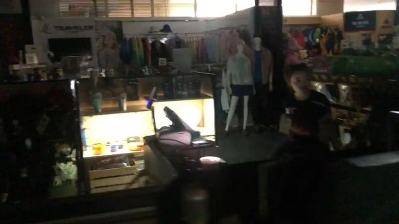 新光三越A11停電　一半樓層黑掉！