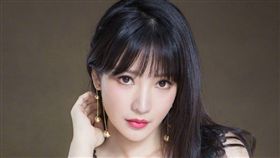 柳岩。（圖／柳岩微博）