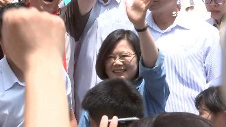 踩場郭發跡廟　英：給我4年台灣更好