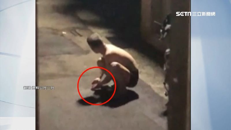 疑停車糾紛與鄰口角　男半夜揮刀敲槌