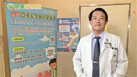鄭世隆主任表示，肺阻塞為慢性發炎所造成的呼吸道阻塞疾病，而高溫容易導致血管擴張，血流量比平時高，當心臟負擔變大、心跳加速，連帶會讓喘的症狀更加明顯。