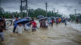 （勿用）印度,雨季,水患,災害,避難(圖／推特)