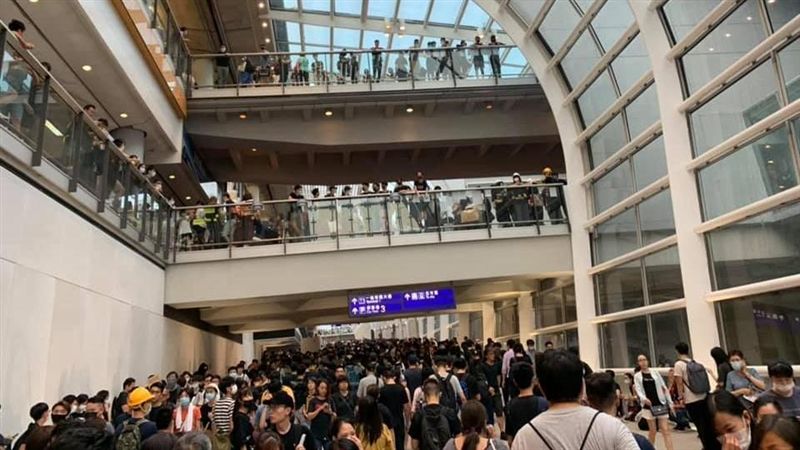 港高官下最後通牒？呼籲媒體撤離機場