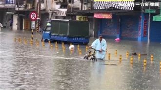 仁德交流道暫封閉　水淹膝蓋民眾難眠