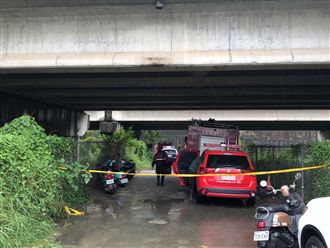 快訊／夜雨狂炸　騎士驚傳遭大水沖走