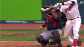 ▲拉米瑞茲（Jose Ramirez）逃過擦棒被捕，下1球敲出3分砲。（圖／翻攝自MLB官網）