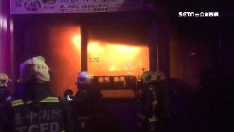 餐廳吧檯凌晨火　消防員搶救目擊瞬爆