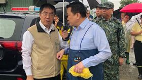 王定宇,黃偉哲　圖／翻攝自王定宇臉書