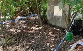 中國,海男,鄰居,麻布袋,石頭。(圖/翻攝自東網)