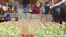泰國,求財,彩票,還願,貢品。(圖/翻攝自泰國網)