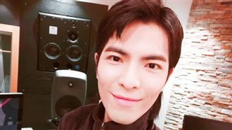 郭碧婷夢幻婚禮曝光！蕭敬騰帥氣獻唱