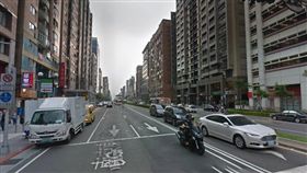 台北,南京東路,遊覽車,漏油（圖／翻攝google）
