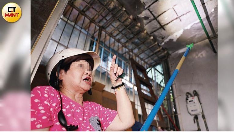 屋主惡意卡都更　住戶戴安全帽度日