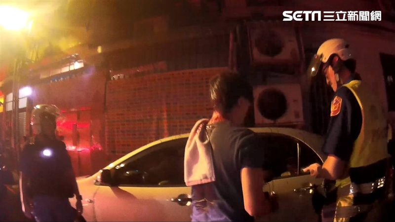 不滿門口被停4天　名嘴暴走戳胎打人
