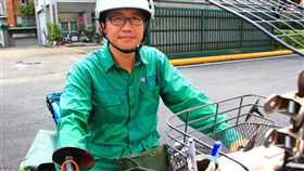 台中,郵務士,陳志明,,墜入農田,敬業精神