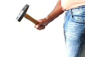 王男等4人威脅高雄鳳山海光市場攤販，每月繳納300元清潔費。（示意圖／pixabay）