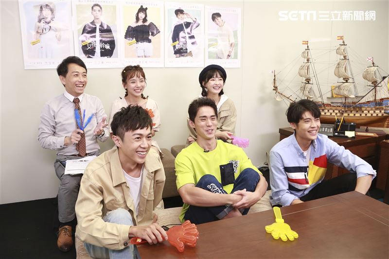 許少瑜、陳甯亞、顏邦智、林子珊、黃梓維《女孩要幹嘛第二季》宣傳安安大明星。（圖／記者林士傑攝影）