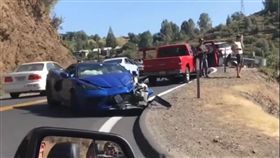 ▲Chevrolet Corvette Stingray全球首撞（圖／翻攝網路）