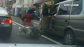 「突開車門」擊落騎士…車禍層出不窮