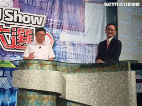 台北市長柯文哲及美麗島電子報董事長吳子嘉。（圖／記者李依璇攝影）