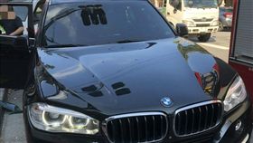 林口,BMW,車內,兒童,消防員,板金（圖／翻攝照片）