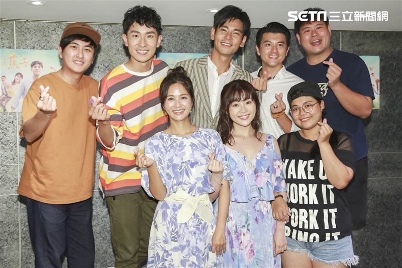台灣好戲《天之蕉子》殺青酒，楊子儀、吳怡霈、楊小黎、陳謙文、唐豐、黃靖倫、呂世偉、唐于菡。（圖／記者林士傑攝影）