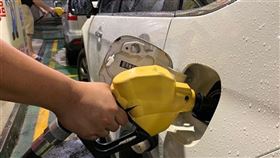 金融市場,重挫,美國原油,庫存增加,油價大跌(圖/中央社)