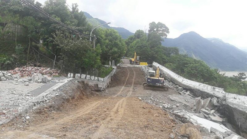 高雄山區大雨　桃源搶通四社部落道路
