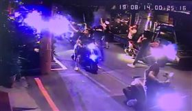 土城亂鬥！女遭家暴　找30古惑仔助陣放高空煙火