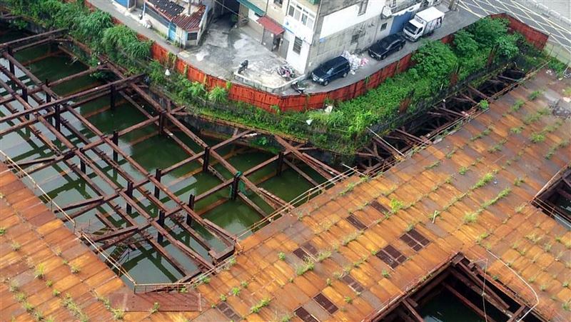 淡水廢棄工地藏隱憂　9月回填大水池