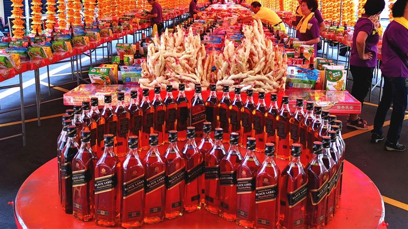 超狂中元祭品　網讚「根本裝置藝術」