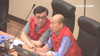 高雄土石流沖民宅！韓開會半小時快閃