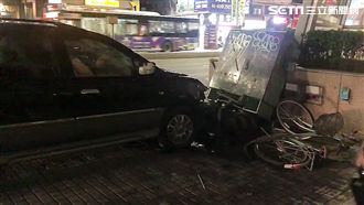 男大生駕車衝人行道　老翁慘遭撞飛亡