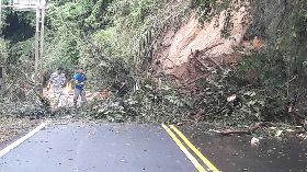 苗124線又傳坍塌  雙向交通受阻（