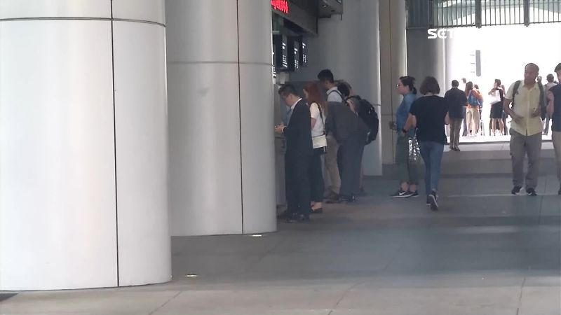 816提錢救香港！銀行擠兌癱瘓金融