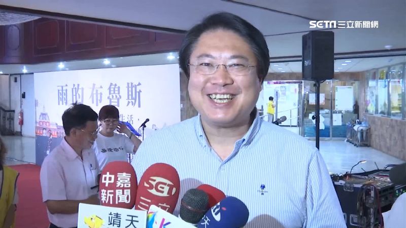 林右昌拜訪人瑞　祝健康平安呷百二