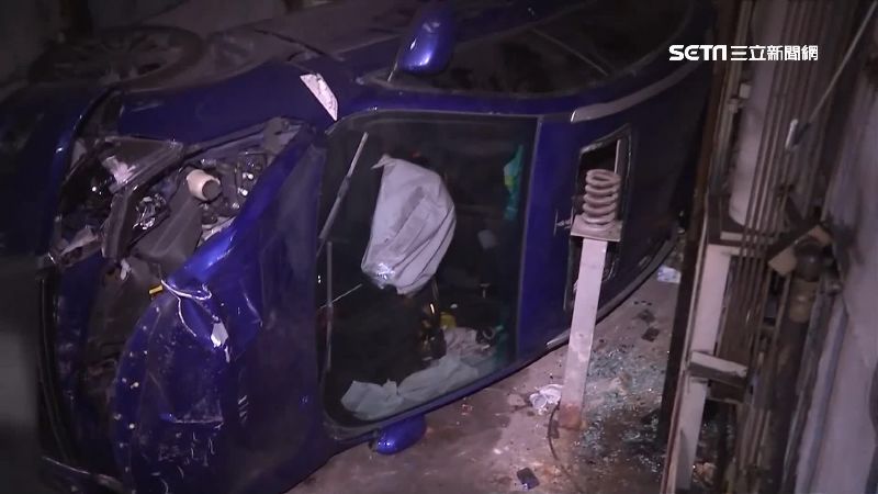 停車塔突故障！他愛車慘摔地下3樓