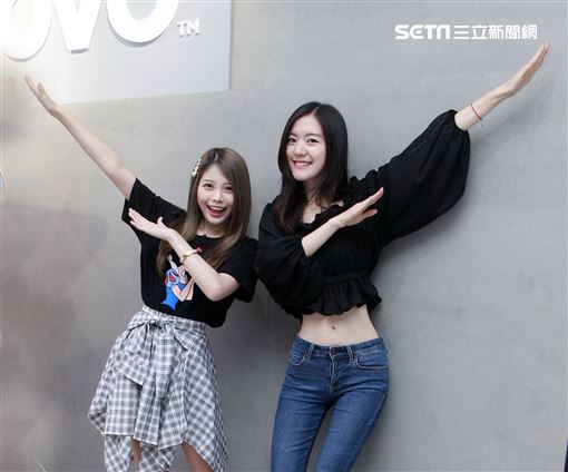 瑀熙yuci、啾啾JoJo實況主與粉絲同樂。（記者邱榮吉/攝影）