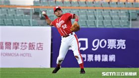 ▲味全龍日籍球星川崎宗則上場。（圖／記者王怡翔攝影)