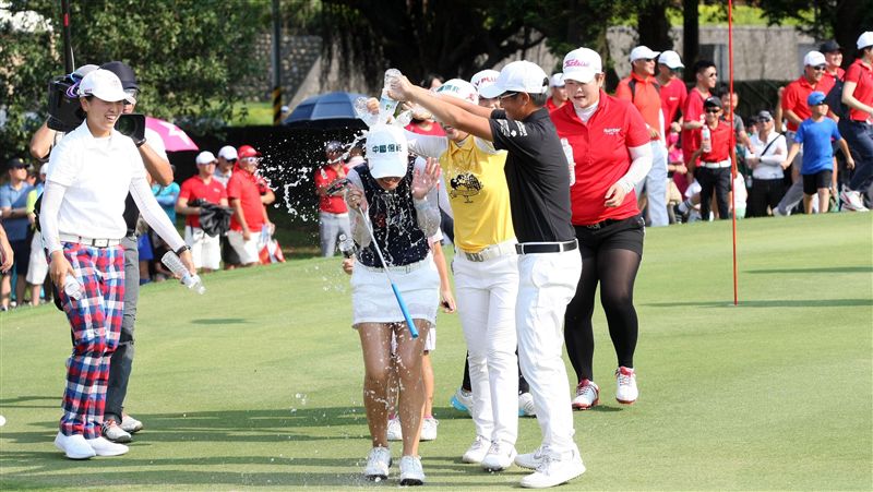 高球／侯羽桑、侯羽薔姊妹都摘冠