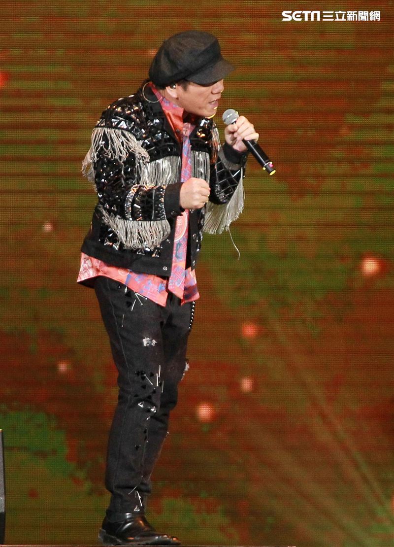 趙傳「老男孩30周年演唱會」台北小巨蛋開唱。（記者邱榮吉/攝影）