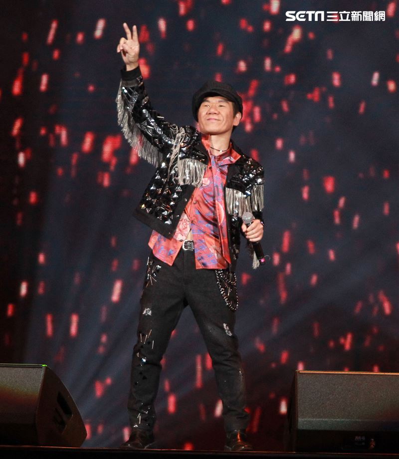 趙傳「老男孩30周年演唱會」台北小巨蛋開唱。（記者邱榮吉/攝影）