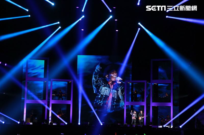 趙傳「老男孩30周年演唱會」台北小巨蛋開唱。（記者邱榮吉/攝影）