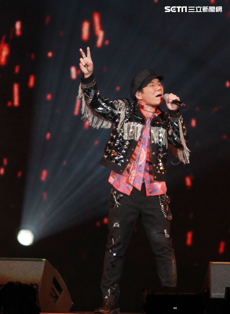 趙傳「老男孩30周年演唱會」台北小巨蛋開唱。（記者邱榮吉/攝影）