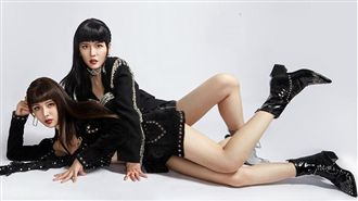 雙胞胎女團秀RAP！遭轟「怪尷尬」
