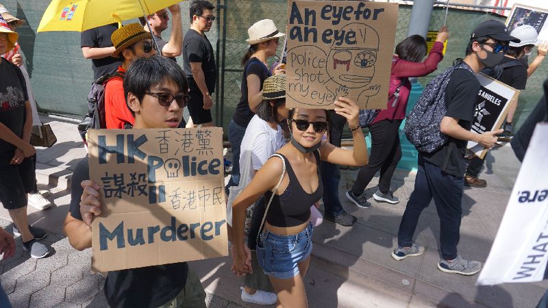 洛杉磯港人遊行　數百人高呼光復香港