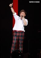 高音天后丁噹擔任趙傳演唱會嘉賓，雙世代小小鳥對尬，挑戰觀眾耳膜。（記者邱榮吉/攝影）