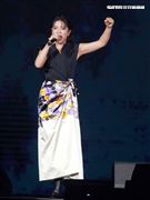 高音天后丁噹擔任趙傳演唱會嘉賓，雙世代小小鳥對尬，挑戰觀眾耳膜。（記者邱榮吉/攝影）